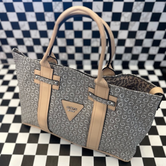 NEW Guess Monogram logo Tote Bag, Large. Gray & Cream - Picture 4 of 16